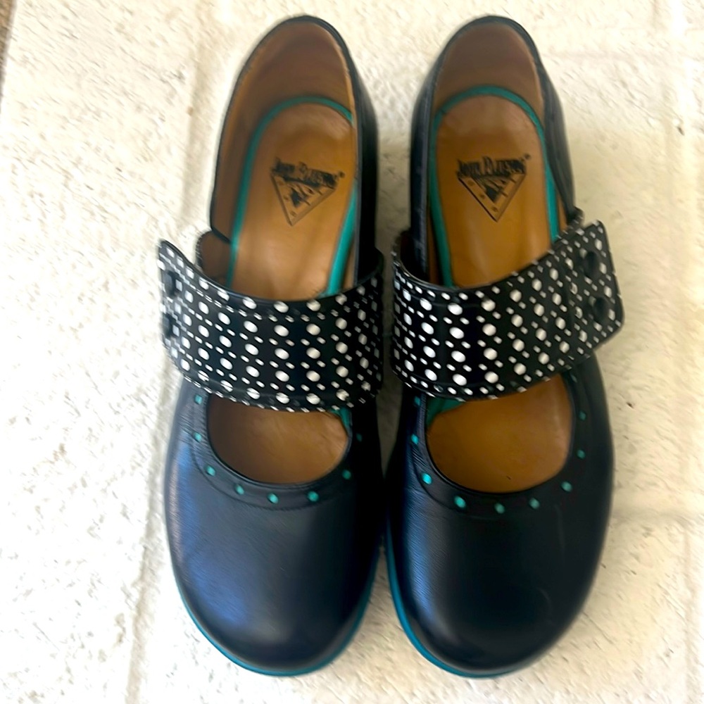 Women’s John Fluevog Mary Jane’s Black/Teal Leather Shoes